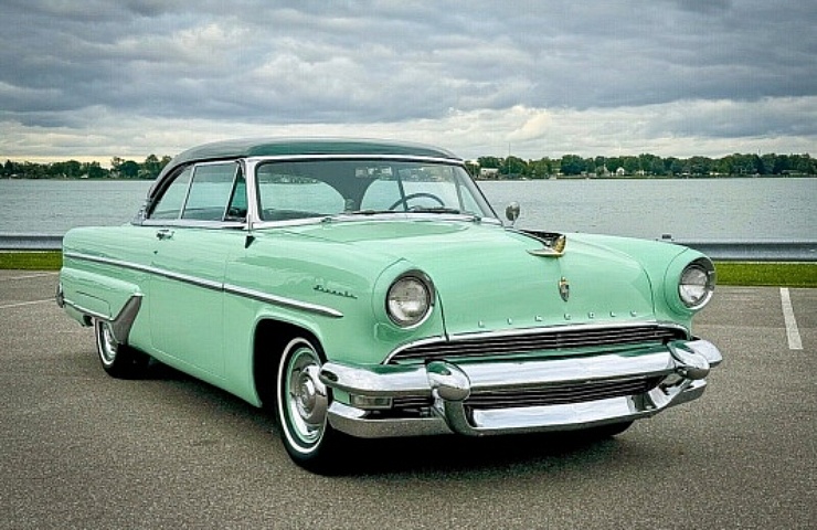 1955 Lincoln Capri - right front profile