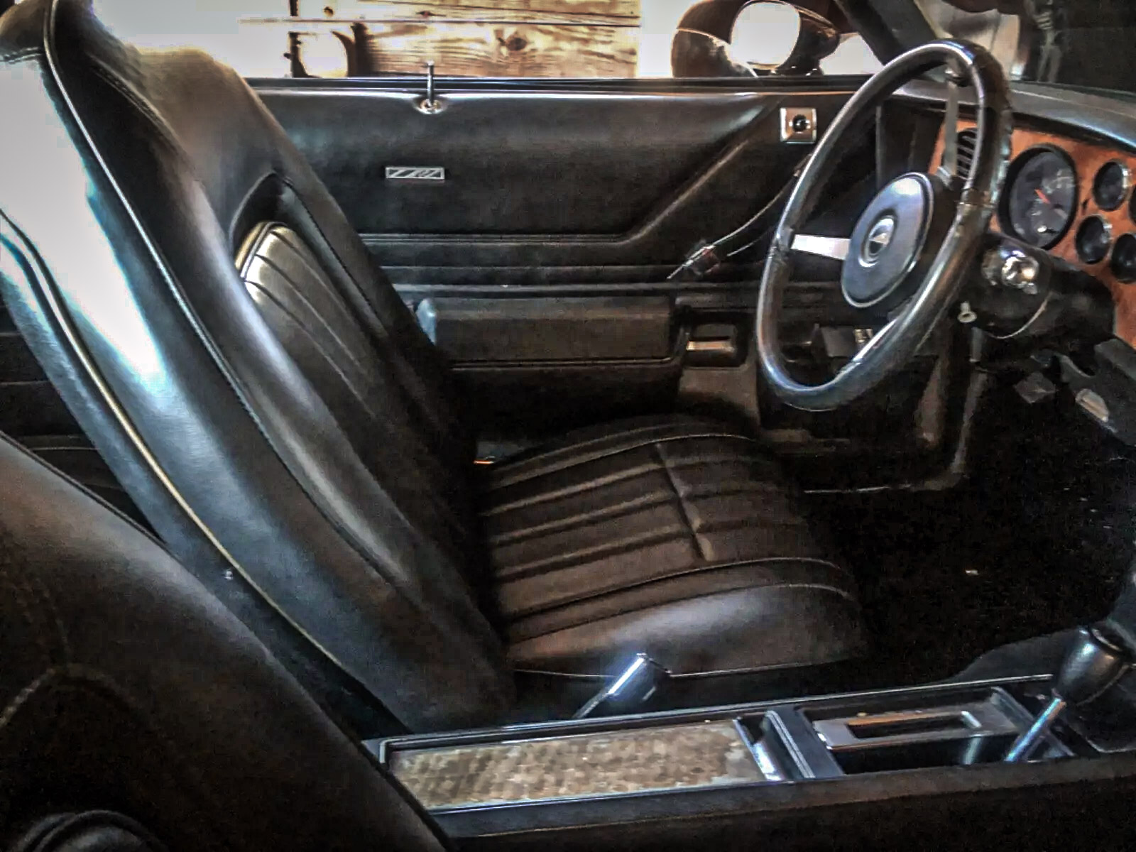 1975 Pontiac Grand Am drivers seat, steering wheel, center console
