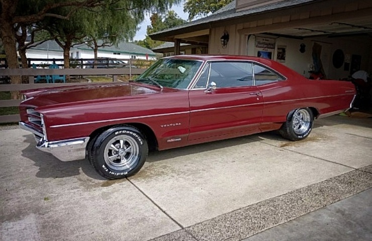 1966 Pontiac Ventura 421 - left front profile