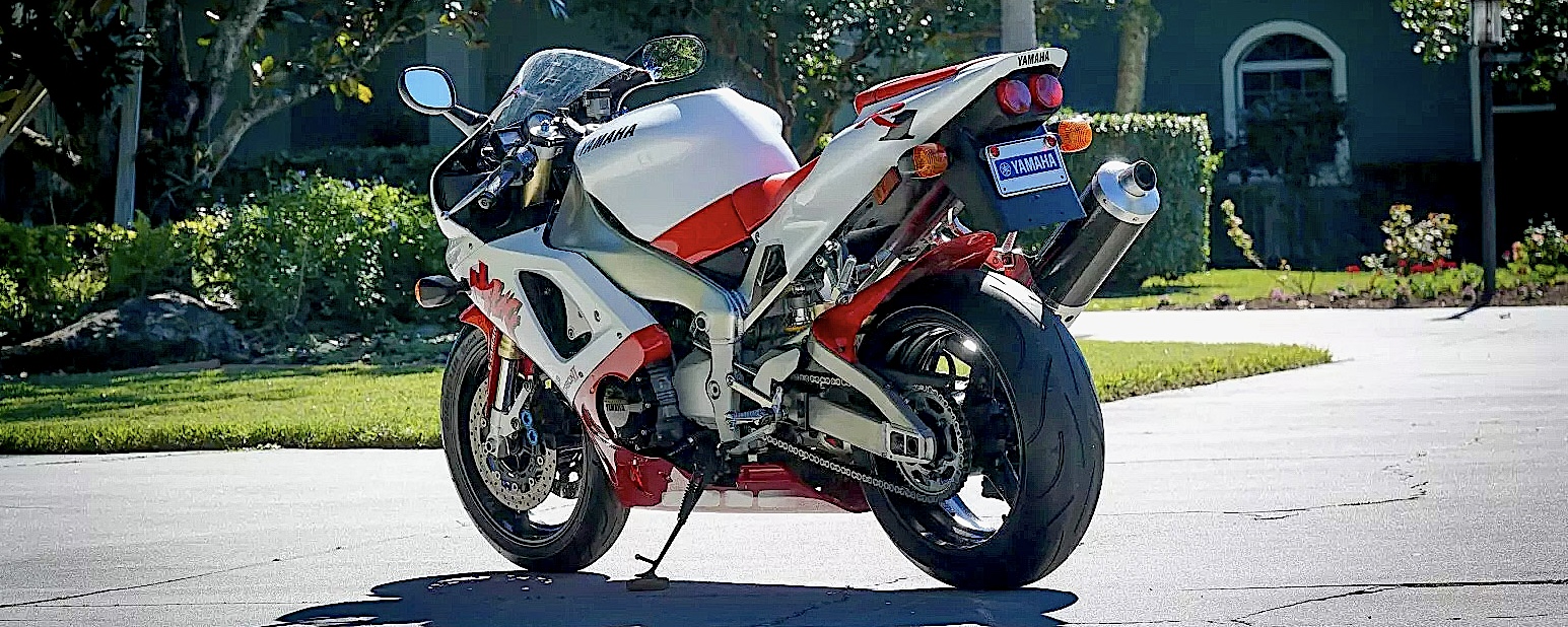 1998 Yamaha YZF-R1 -left rear profile