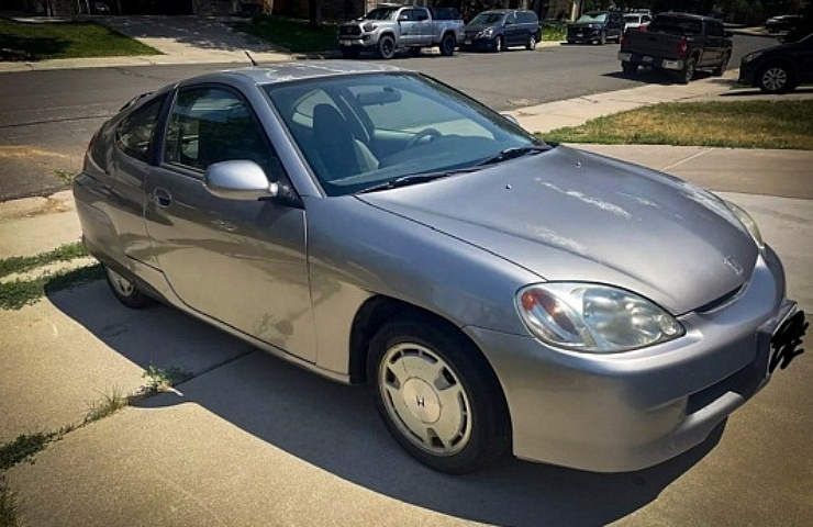 2002 Honda Insight - right front profile