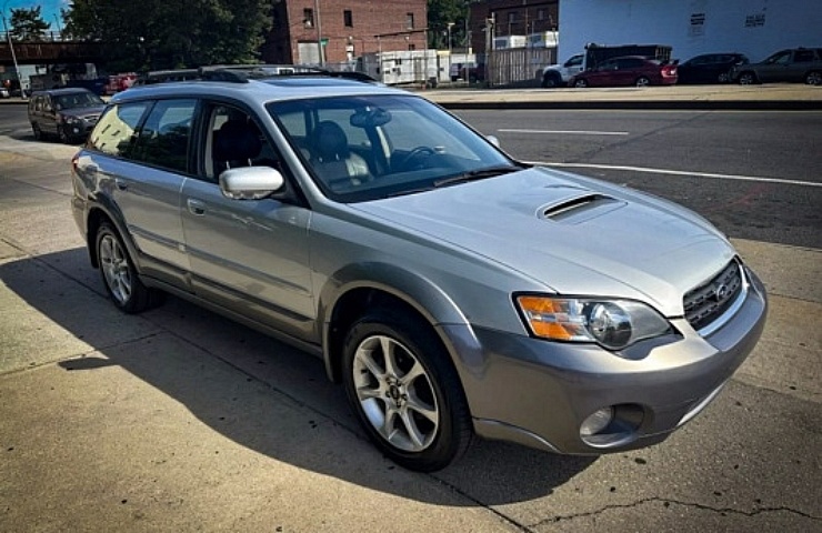 2005 Subaru Outback XT - right front protile