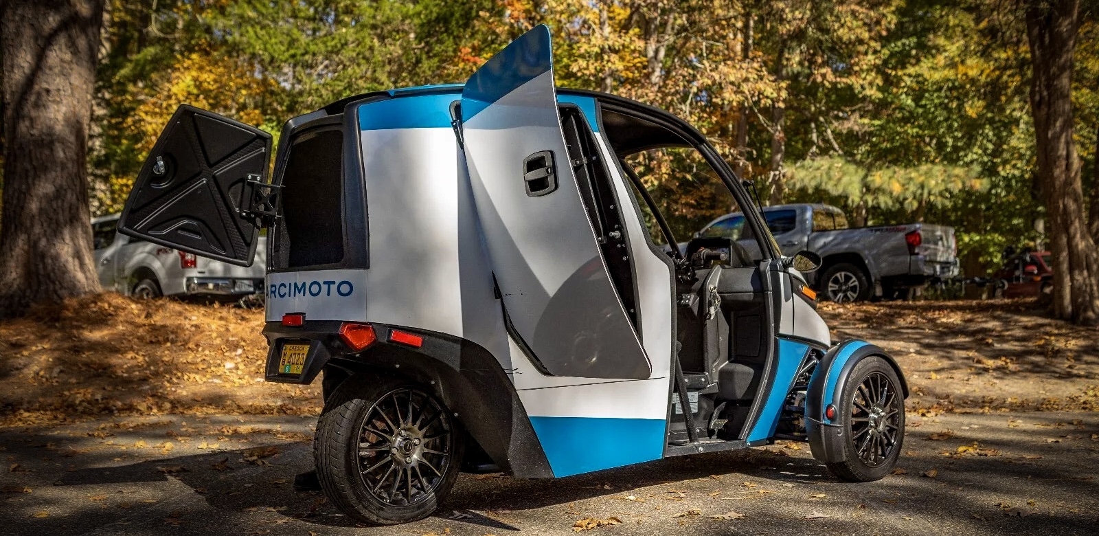2021 Arcimoto FUV - right rear profile - open doors