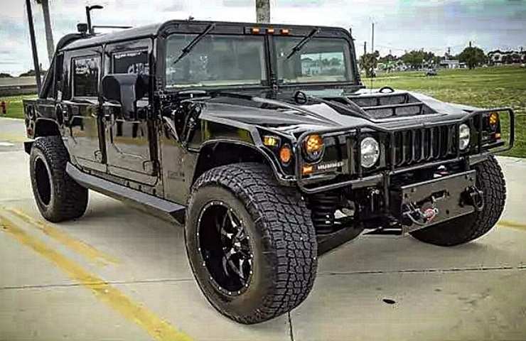 2000 Hummer H1 - right front profile