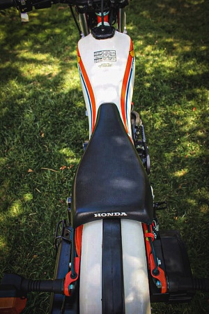 Reflex seat and tank
