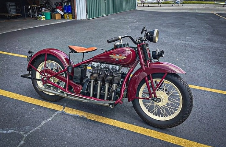 1929 Henderson-Streamline KJ - right side