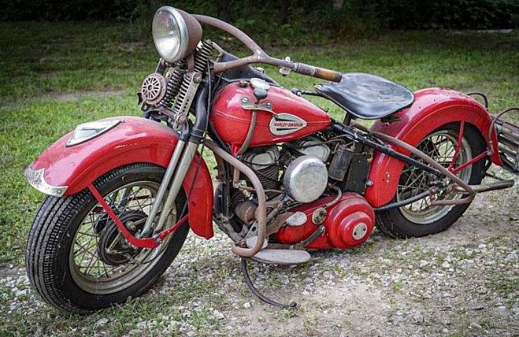 1941 Harley-Davidson-WL Flathead - left front profile