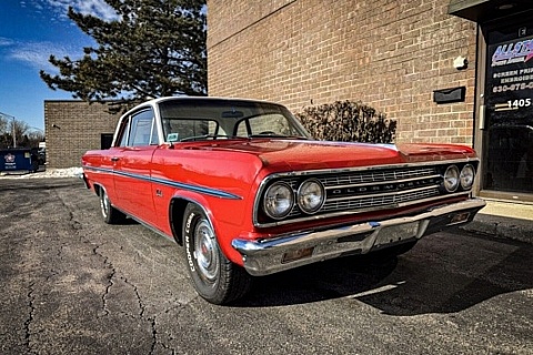 1963 Oldsmobile F85 - right front profile