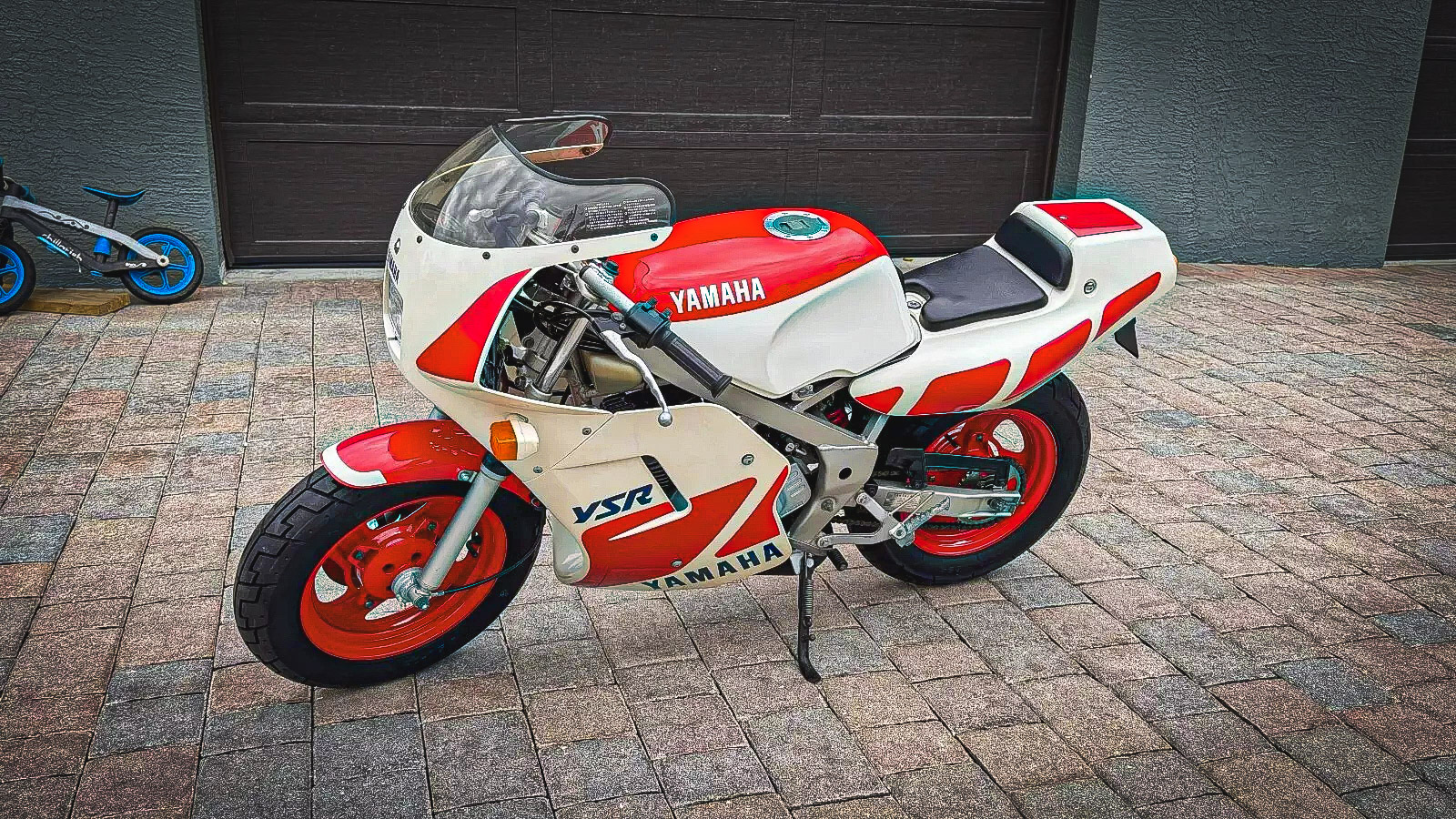 さ*部様 当時物‼️ヤマハ　YSR50 80 シート カウル　ホワイト/レッド 1980年代に活躍したヤマハ YSR50/80、50ccなのにスペックが本気