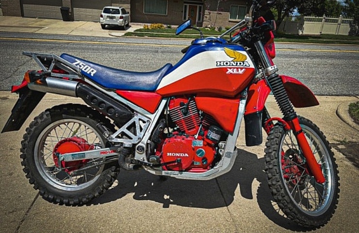1986 Honda XLV750R right side