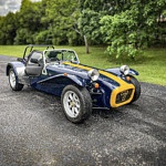 1999 Caterham Super Seven Is a Featherweight Flyer