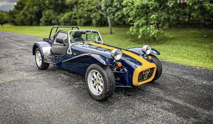 1999 Caterham Super Seven - right front profile
