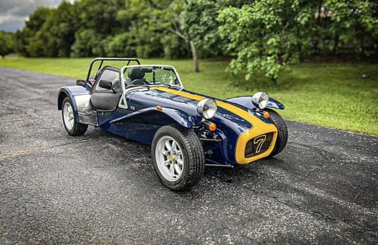 1999 Caterham Super Seven - right front profile