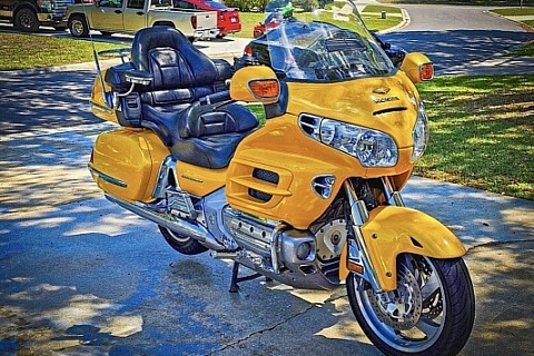 2005 Honda Goldwing GL1800 30th Anniversary - right front profile