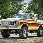 Rare Free Wheeling Graphics Decorate This Lifted ’79 Bronco