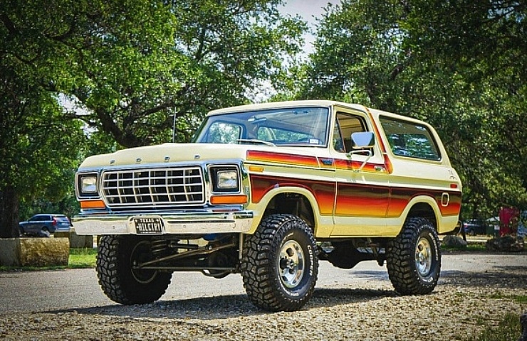 1979 Ford Bronco Free Wheeling left front profile