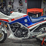 Honda VF1000F Interceptor is Pure ’80s Retro Cool