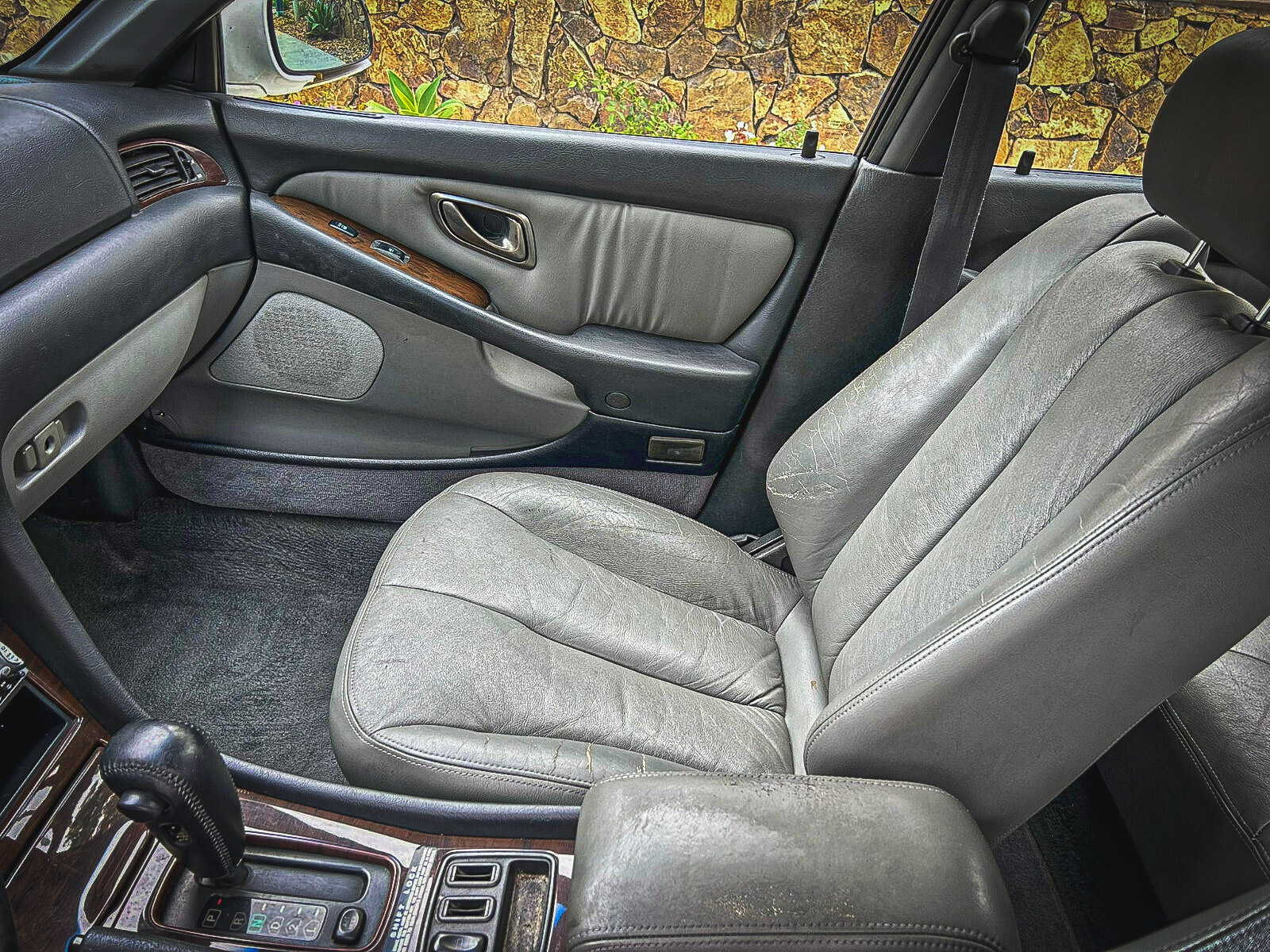 1994 Mitsubishi Diamante Wagon front passenger seat, center console, door card