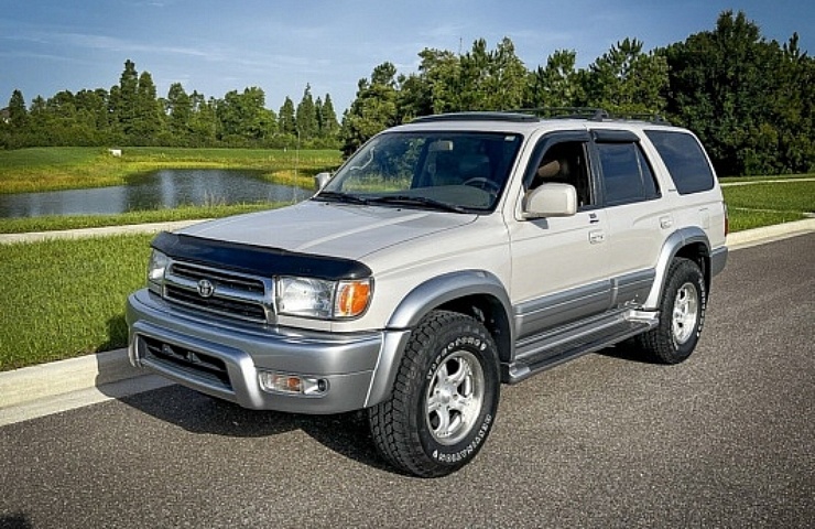 2000 Toyota 4Runner TRD left front profile
