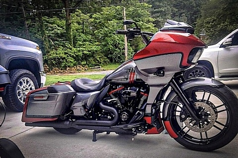 2019 Harley-Davidson CVO Road Glide right side