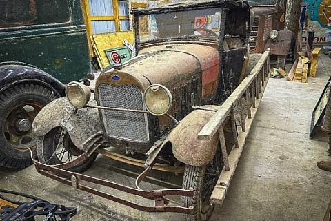 1929 Ford Model A left front profile