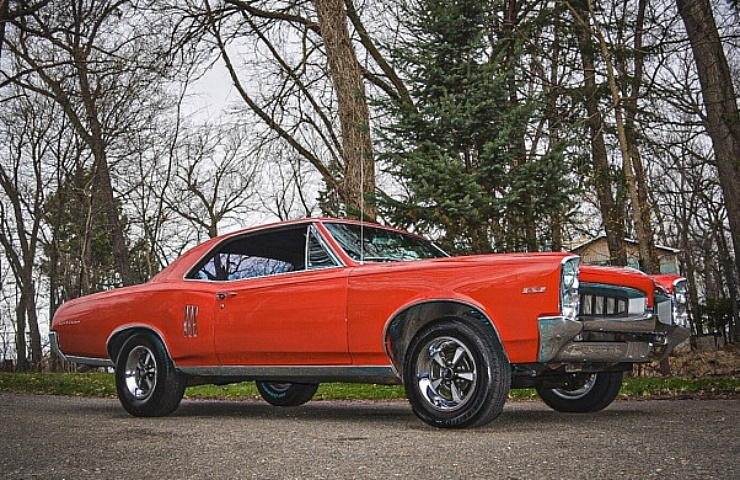 1967 Pontiac LeMans right front profile