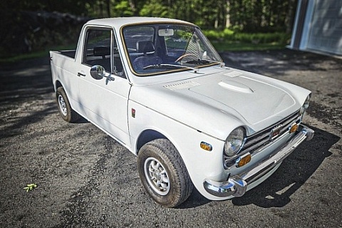 1971 Honda N600 pickup right front profile