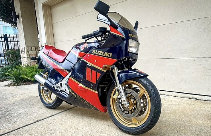 1986 Suzuki RG250 Walter Wolf right front profile