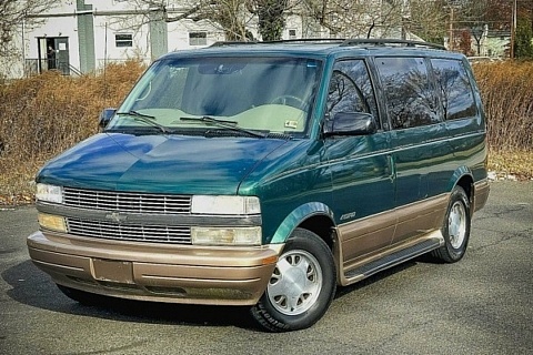 2000 Chevy Astro Van - left front profile