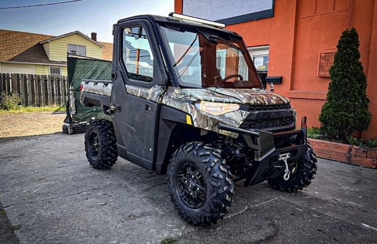 Polaris Ranger XP1000 right front-profile