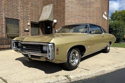 1969 Chevy Impala - left front profile