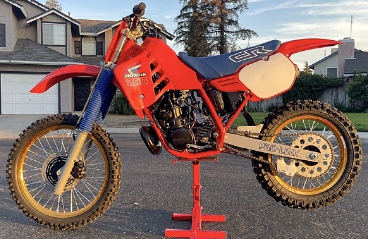 1986 Honda CR250 left side