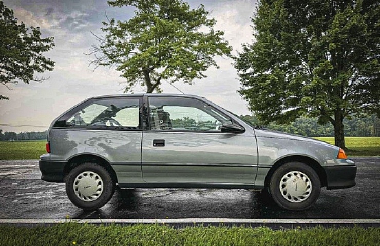 1994 Geo Metro right side