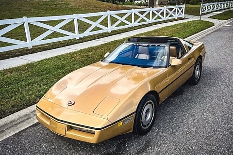 1985 Chevrolet Corvette C4 - left front profile