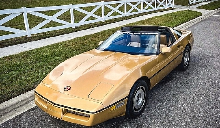 1985 Chevrolet Corvette C4 - left front profile