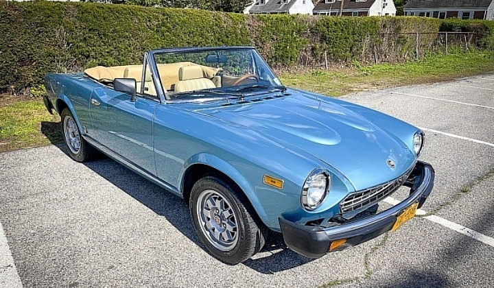 1981 Fiat 124 Spider 2000 Turbo right front profile