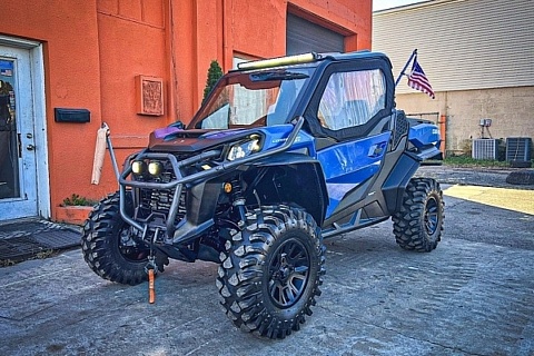 2022 CanAm Commander XT left front profile